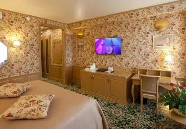 Номер Джуниор Сюит в гостинице «Альфа» Измайлово (м. Партизанская), Москва - забронировать онлайн номера Джуниор Сюит — 26 м² в гостинице «Альфа» Измайлово (м. Партизанская). Фото номера