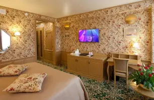 Номер Джуниор Сюит в гостинице «Альфа» Измайлово (м. Партизанская), Москва - забронировать онлайн