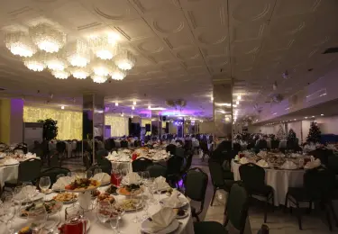 Зал «Лужники» в гостинице «Альфа» Измайлово (м. Партизанская), Москва - забронировать онлайн номера Зал «Лужники» — 650 м² в гостинице «Альфа» Измайлово (м. Партизанская). Фото номера