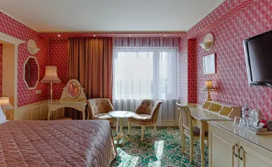 Номер Джуниор Сюит в гостинице «Альфа» Измайлово (м. Партизанская), Москва - забронировать онлайн