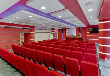 Конференц-зал 7 «Крылатское» в гостинице «Альфа» Измайлово (м. Партизанская), Москва - забронировать онлайн номера Зал 7 «Крылатское» — 116 м² в гостинице «Альфа» Измайлово (м. Партизанская). Фото номера